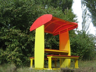 Беседка VS теневой навес: что выбрать для детской площадки? Беседка VS теневой навес: что выбрать для детской площадки?